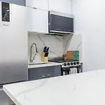 1597-1 Large Studio In The Unit Prime Ues