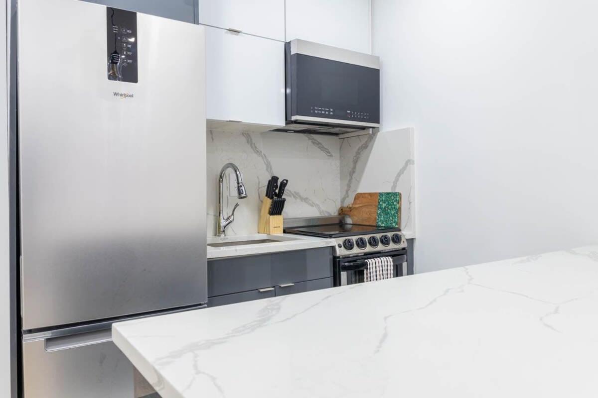 1597-1 Large In The Unit Prime Ues Apartment New York