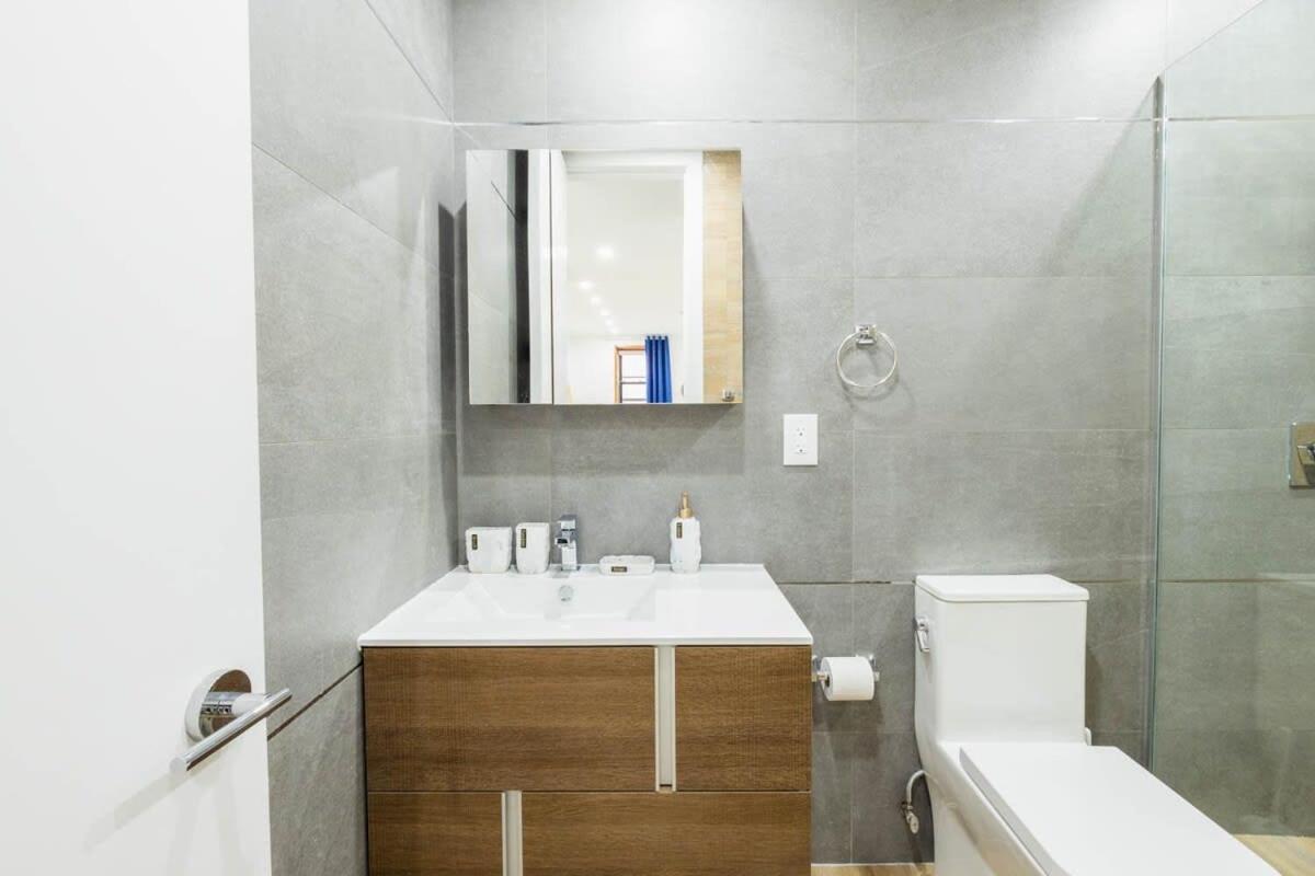 Apartment 1597-1 Large In The Unit Prime Ues New York