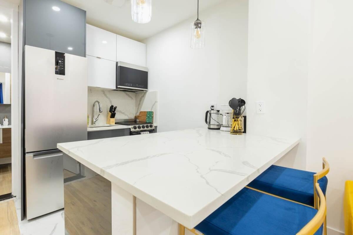 1597-1 Large In The Unit Prime Ues Apartment New York