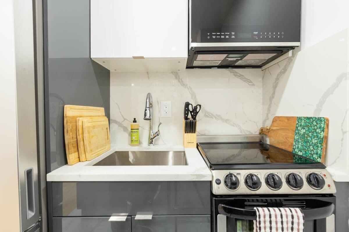 1597-1 Large In The Unit Prime Ues Apartment *